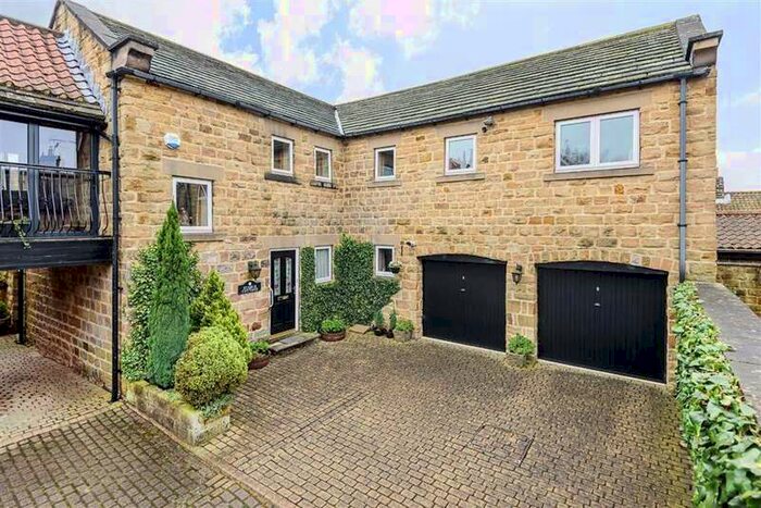 4 Bedroom Link Detached House For Sale In Manor Court, Follifoot, North Yorkshire, HG3
