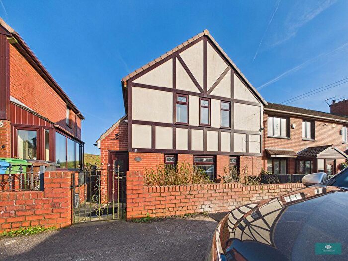 3 Bedroom Terraced House For Sale In Arncliffe Rise, Moorside, OL4