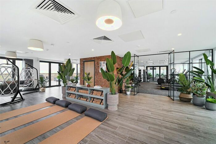 2 Bedroom Flat To Rent In Uncle Southall, Merrick Road, Southall, Middlesex, UB2