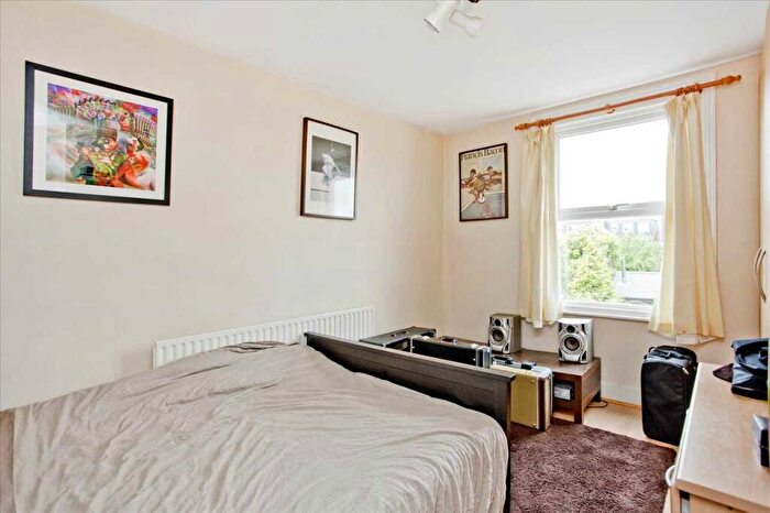 5 Bedroom Semi-Detached House To Rent In Worthington Road, Surbiton, KT6