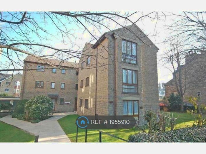 2 Bedroom Flat To Rent In West End Avenue, Harrogate, HG2