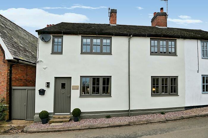 3 Bedroom Semi-Detached House For Sale In School Lane, Normanton Le Heath, Coalville, Leicestershire, LE67