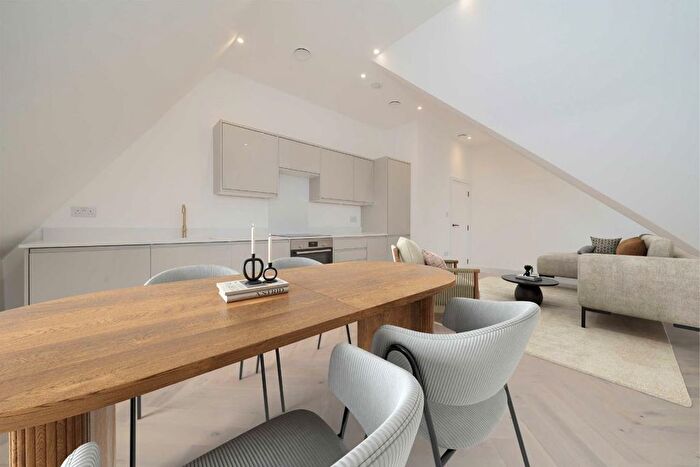 1 Bedroom Flat For Sale In Gordon Road, Ealing, W5