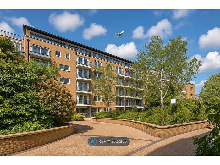 2 Bedroom Flat To Rent In Anchor House, London, SW18