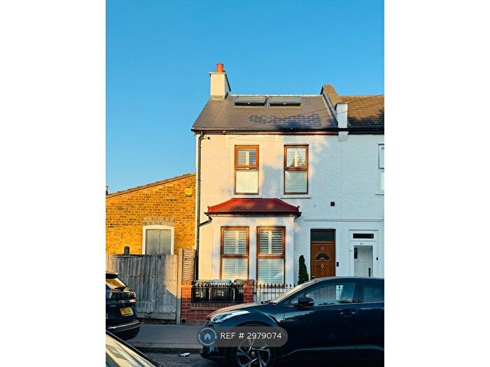 3 Bedroom End Of Terrace House To Rent In Wiltshire Road, Thornton Heath, CR7