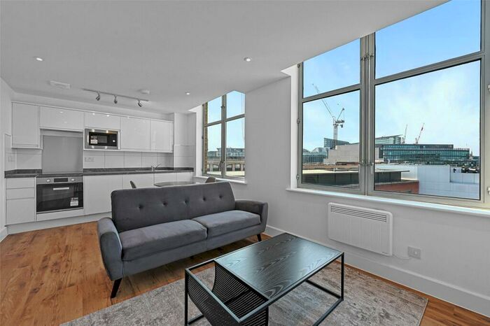 1 Bedroom Apartment To Rent In West Smithfield, London, EC1A