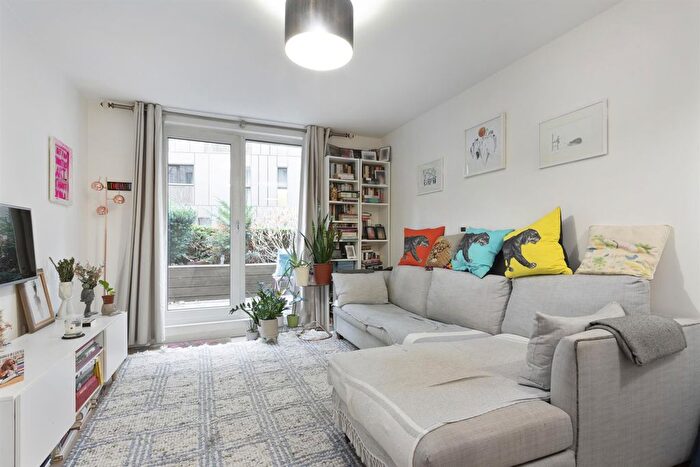 1 Bedroom Flat To Rent In Woods House, Grosvenor Waterside, Gatliff Road, SW1W