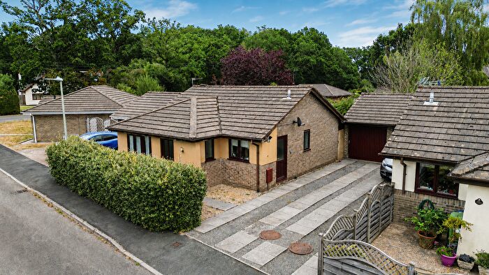 2 Bedroom Detached Bungalow For Sale In Shapley Way, Liverton, TQ12