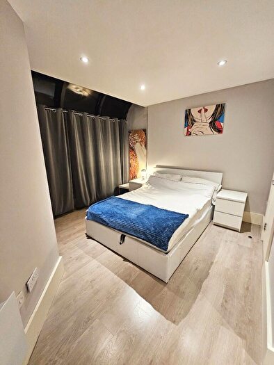 Studio To Rent In Lithos Road, London, NW3