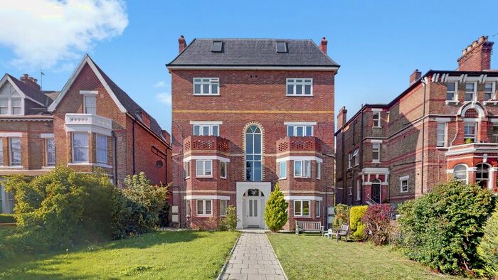 2 Bedroom Flat To Rent In Mattock Lane, London, W5