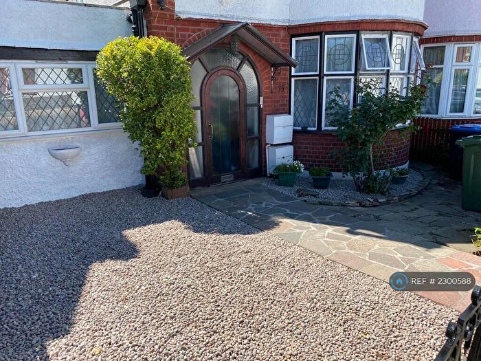 2 Bedroom Flat To Rent In Jeymer Avenue, London, NW2