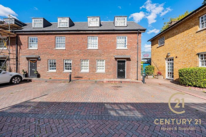 3 Bedroom Terraced House For Sale In Moorcroft, Harlington Road, UB8