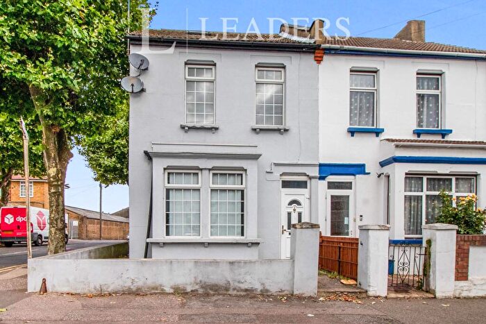 3 Bedroom Terraced House To Rent In Maldon Road, Southend-on-Sea, SS2