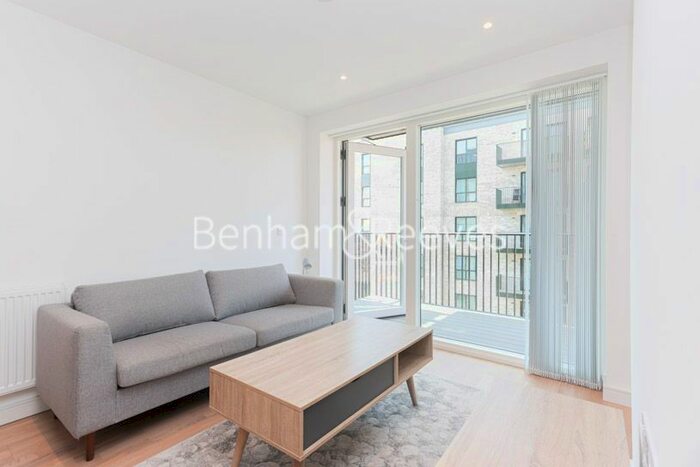 1 Bedroom Flat To Rent In Greenleaf Walk, Southall, UB1