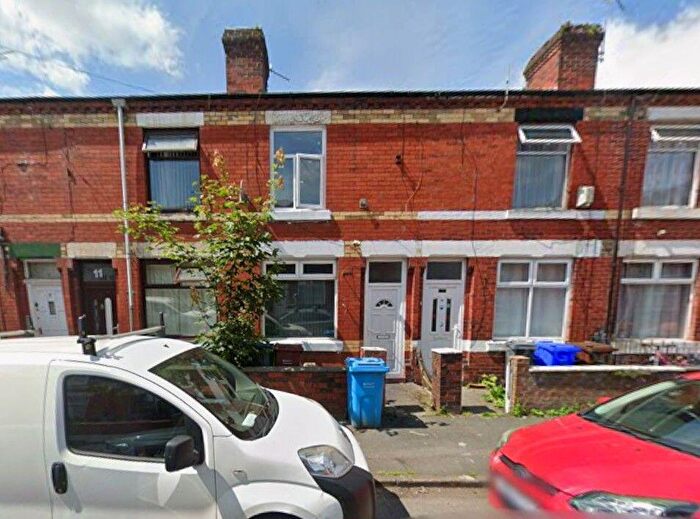 3 Bedroom Terraced House To Rent In Longford Street, Manchester, M18