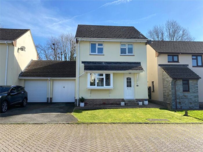 3 Bedroom Link Detached House For Sale In Magnolia Close, Barnstaple, Devon, EX32