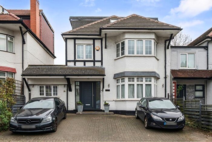 5 Bedroom Semi Detached House For Sale In Colindeep Gardens, London, NW4