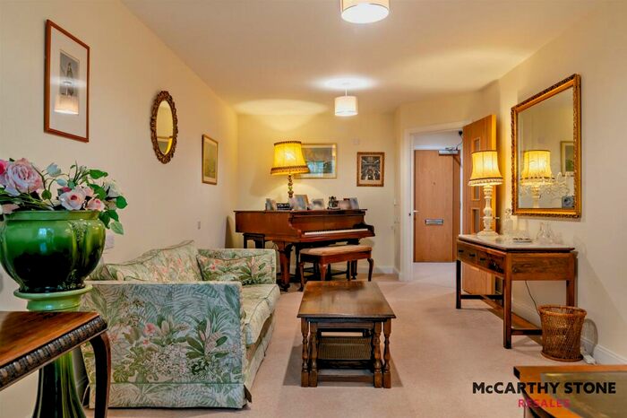 1 Bedroom Apartment For Sale In Lambrook Court, Gloucester Road, Larkhall, Bath, BA1