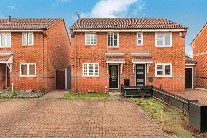 2 Bedroom Semi-Detached House For Sale In Ellis Close, Orsett, RM16