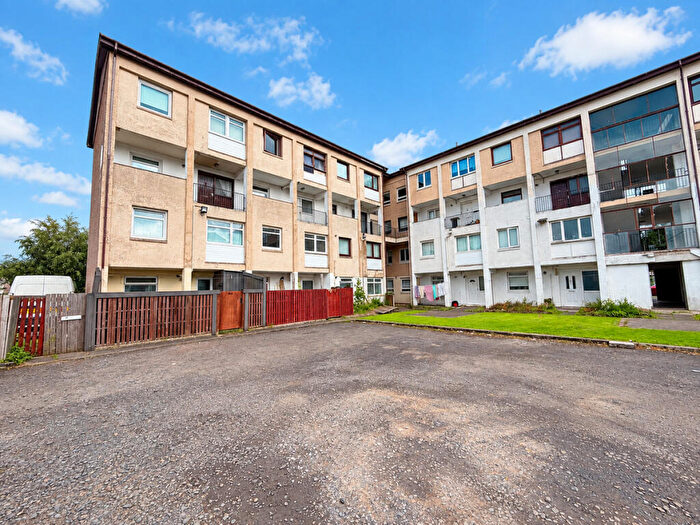 3 Bedroom Flat To Rent In Greenlaw Avenue, Wishaw, ML2