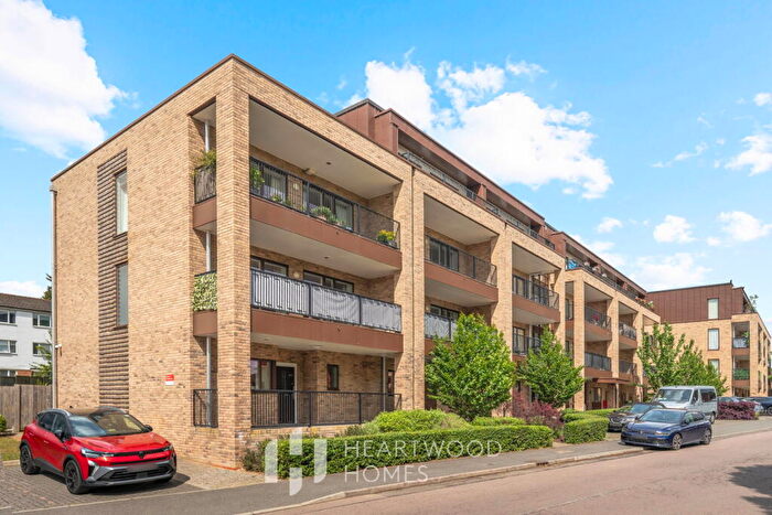 1 Bedroom Flat For Sale In Eywood House, Holyrood Crescent, St. Albans, AL1