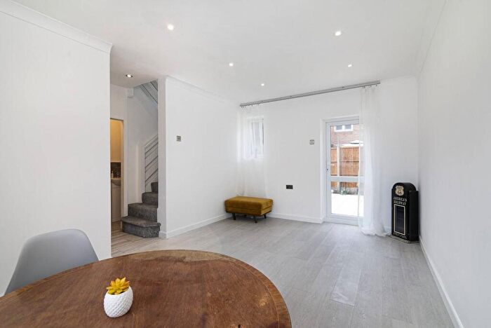 4 Bedroom Terraced House To Rent In Linton Gardens, Beckton, London, E6