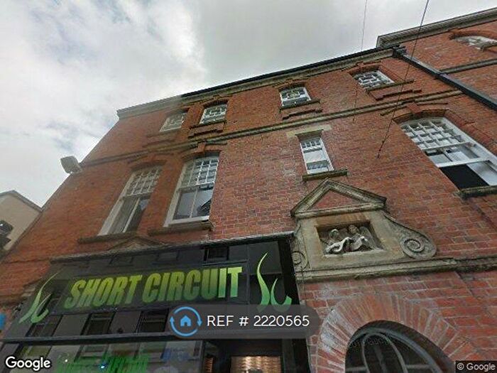 3 Bedroom Flat To Rent In High Street, Launceston, PL15