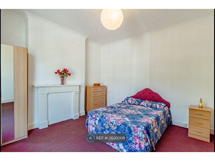 4 Bedroom Terraced House To Rent In Landseer Road, Ju, N19