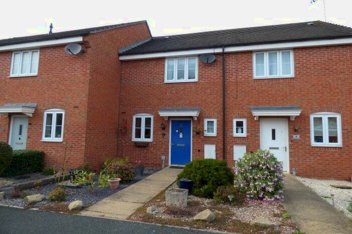 2 Bedroom Town House To Rent In Barn Close, Nottingham, NG10
