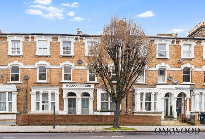 3 Bedroom Flat For Sale In Brownswood Road, London, N4