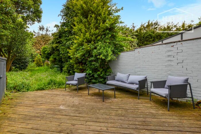 3 Bedroom Semi-Detached House To Rent In Rom Crescent, Romford, RM7