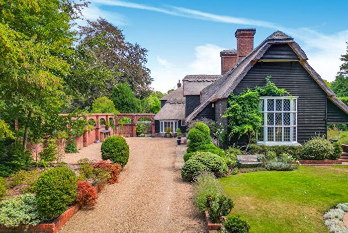 4 Bedroom Detached House To Rent In Reigate Road, Leatherhead, KT22