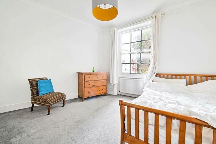 3 Bedroom Flat To Rent In Hereford House, Chelsea, London, SW10