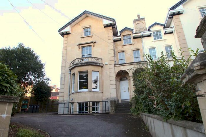 2 Bedroom Flat To Rent In Cotham Side, BS6