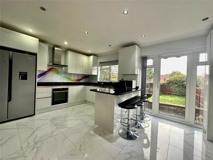 3 Bedroom Detached House To Rent In Lamorna Grove, Stanmore, HA7