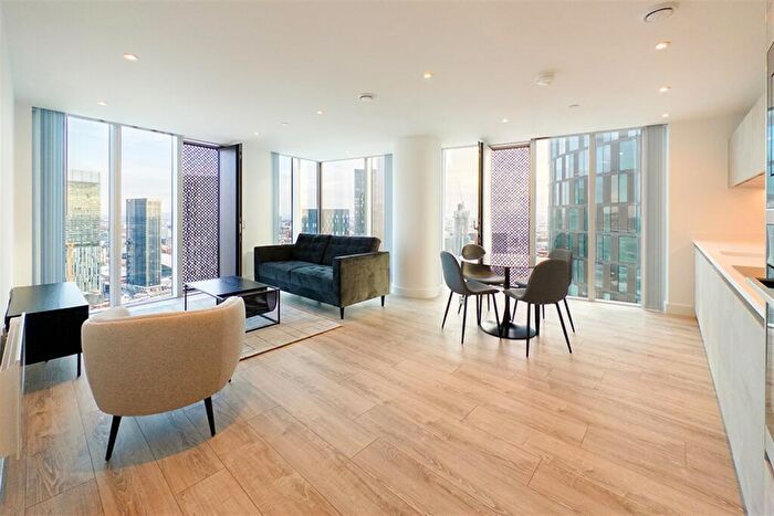 2 Bedroom Apartment To Rent In The Blade, M15