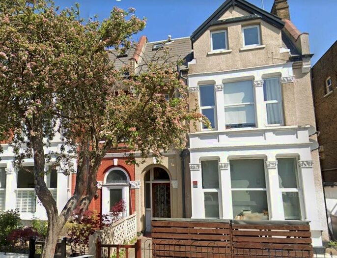 2 Bedroom Flat To Rent In Stile Hall Gardens, Chiswick, W4