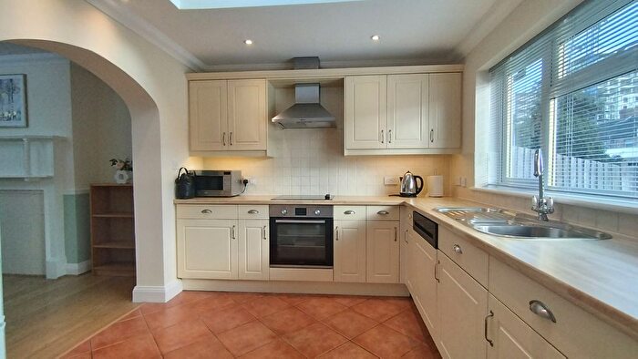 3 Bedroom Property To Rent In Court Way, Acton, Ealing, W3