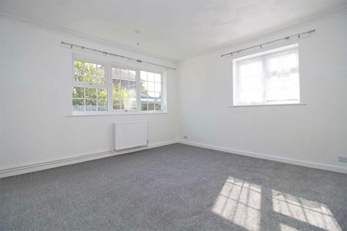 2 Bedroom Bungalow For Sale In Shenstone Court, Barton Court Road, New Milton, Hampshire, BH25
