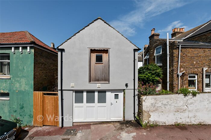 2 Bedroom Character Property For Sale In Grotto Road, Margate, Kent, CT9