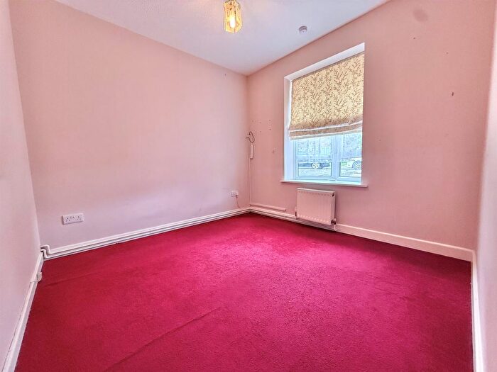 2 Bedroom Terraced Bungalow For Sale In Ferndale, Hedge End, Southampton, SO30