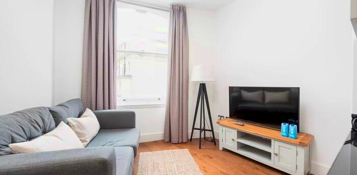 1 Bedroom Flat To Rent In Leinster Square, Bayswater, London, W2