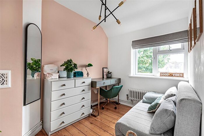 2 Bedroom Terraced House For Sale In Coteford Street, Tooting Broadway, SW17