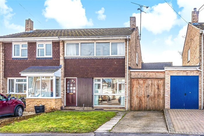 3 Bedroom Link Detached House To Rent In Wedderburn Close, Winnersh, Wokingham, Berkshire, RG41