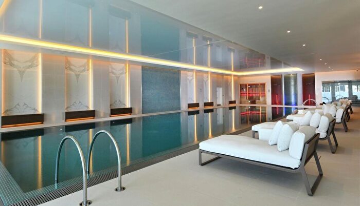 2 Bedroom Flat For Sale In Royal Arsenal Riverside, Woolwich, SE18