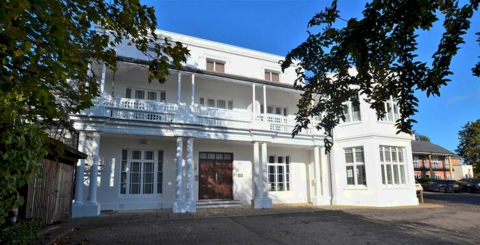 2 Bedroom Apartment To Rent In Osbert House, Notley Place, RG4