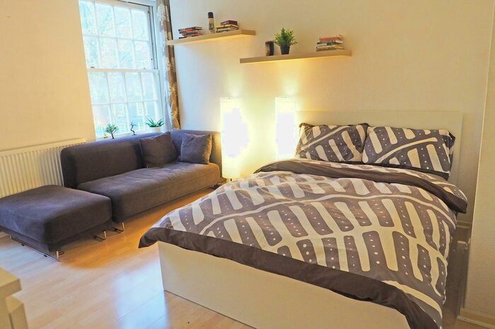2 Bedroom Property To Rent In Lambeth Walk, London, SE11