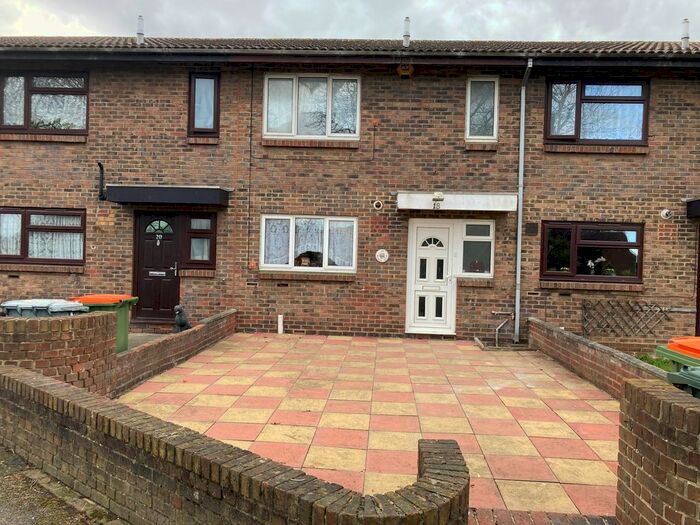 2 Bedroom Flat To Rent In Parry Avenue, London, E6