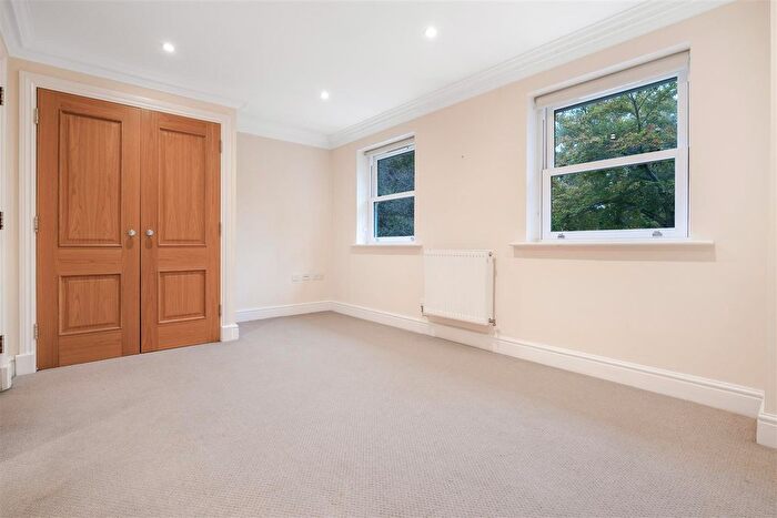 3 Bedroom Terraced House For Sale In Bowden Road, Sunninghill, SL5