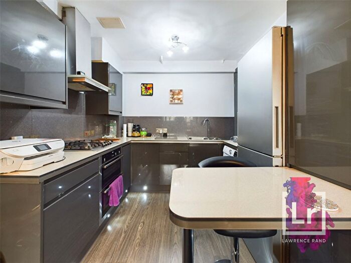 2 Bedroom Maisonette To Rent In Dartmouth Road, Ruislip, HA4